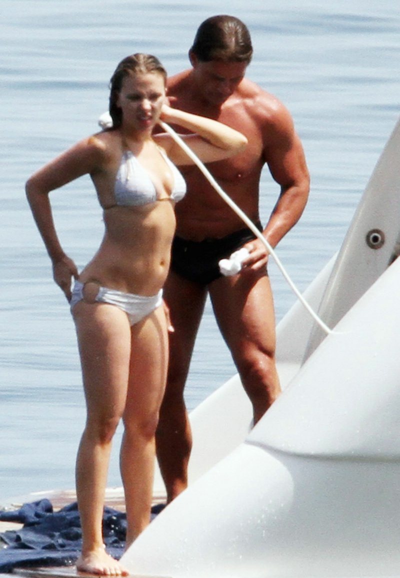 Bikini-clad Scarlett Johansson Cosies Up to Hunky Bodyguard on Luxury Yacht...