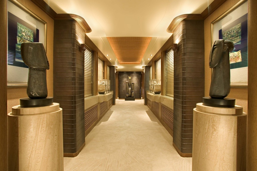 Ecstasea hallway