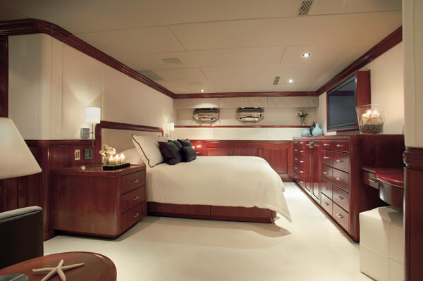 tiger wood's luxury yacht PRIVACY master suite