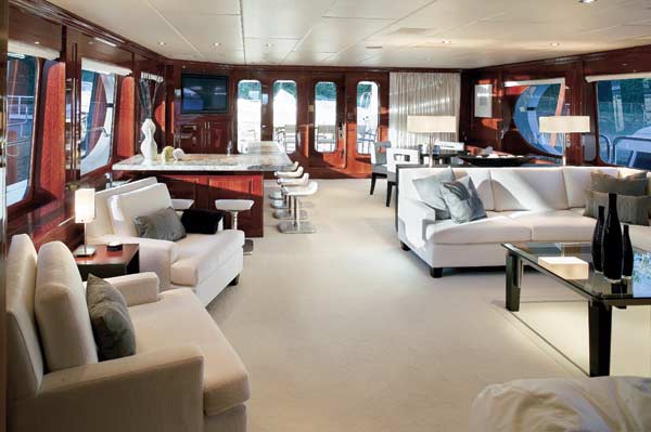 tiger wood's luxury yacht PRIVACY's living room with bar area