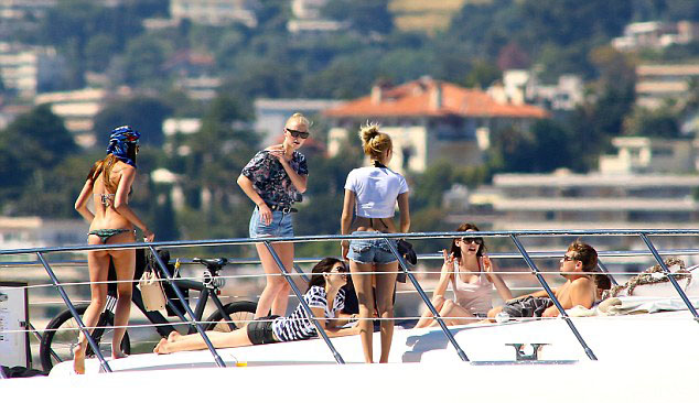 Leo and the ladies aboard Lionheart
