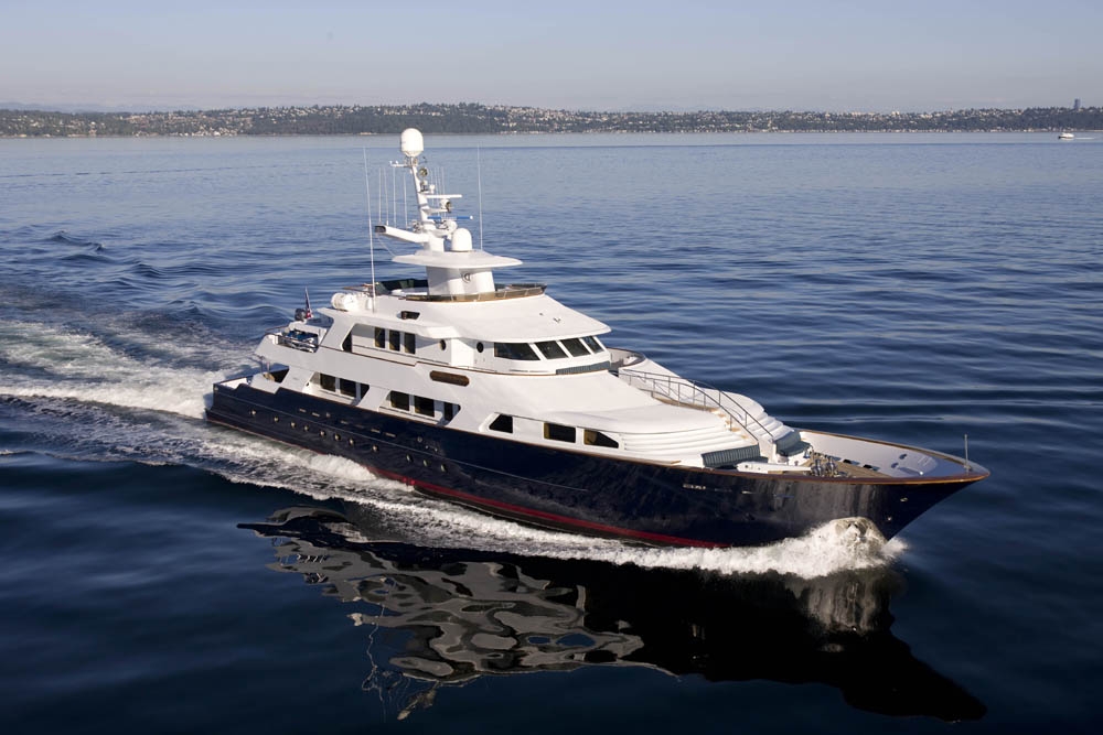 superyacht L’Albatros rented by Nina Dobrev in st tropez