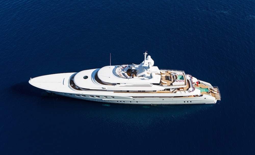 superyacht Axioma rented by kendall jenner, gigi hadid and friends in Monaco